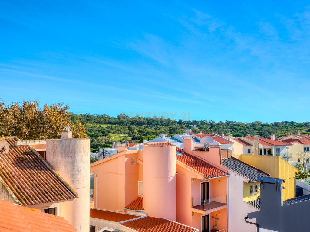 Deslumbrante Apartamento T4 Duplex com Vista Golfe para Venda no Estoril - Image 32