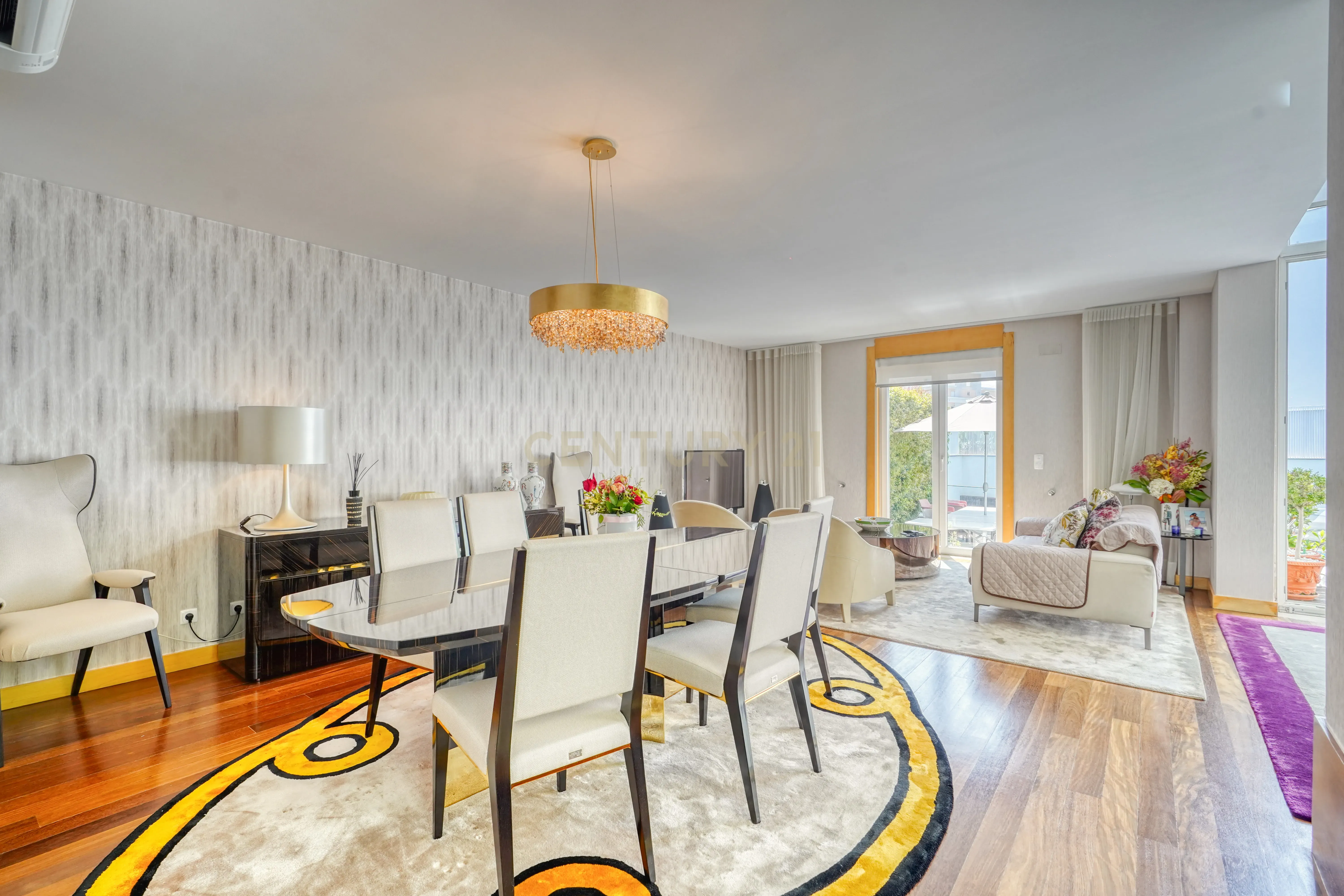 Moradia T4, a 5 minutos de distância da praia, com piscina, terraço e garagem privada localizada no Jardins da Parede - Image 6