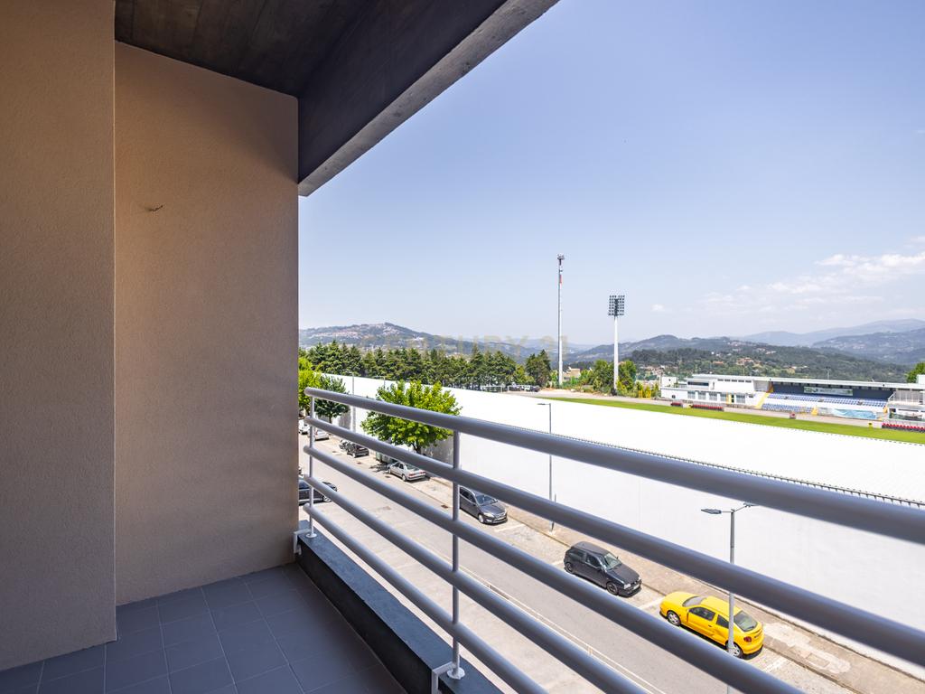 Apartamento T3 junto ao Estádio Municipal em Marco de Canaveses (3ºandar) - Image 8