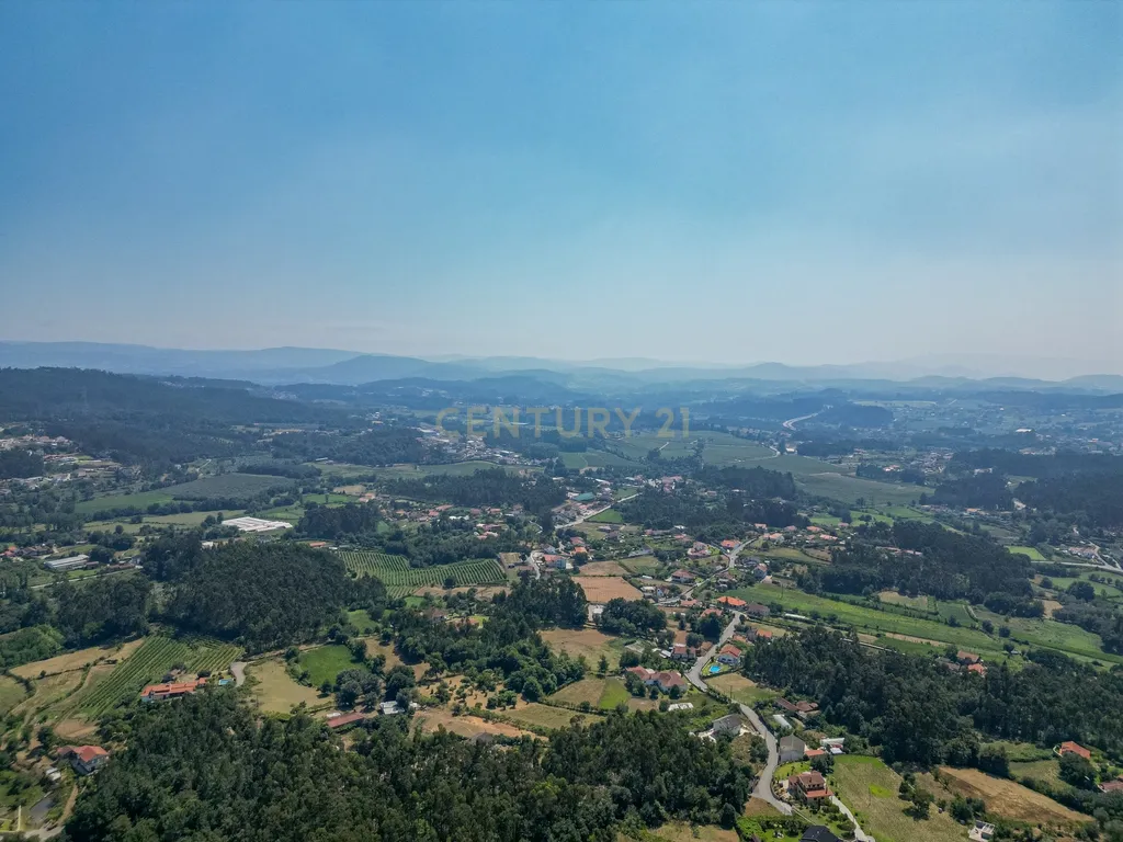 Quinta para reconstrução , em Anais, em Ponte de Lima – a vila mais antiga de Portugal. - Image 11