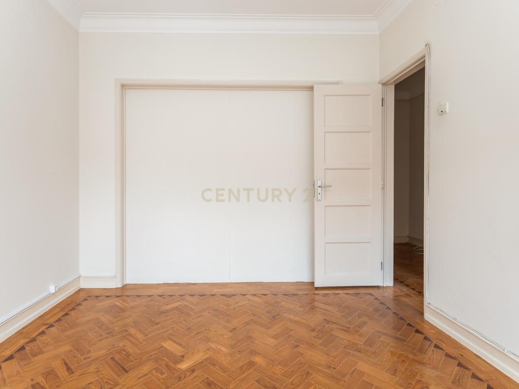 Apartamento T2 em Avenidas Novas, Lisboa  - Image 8