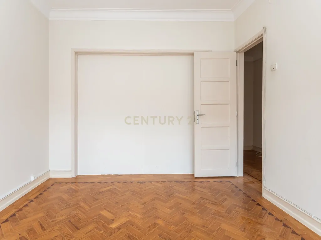 Apartamento T2 em Avenidas Novas, Lisboa - Image 8