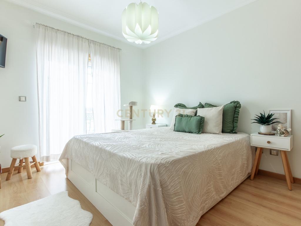 Apartamento T2 +1 em Quinta do Conde - Image 17