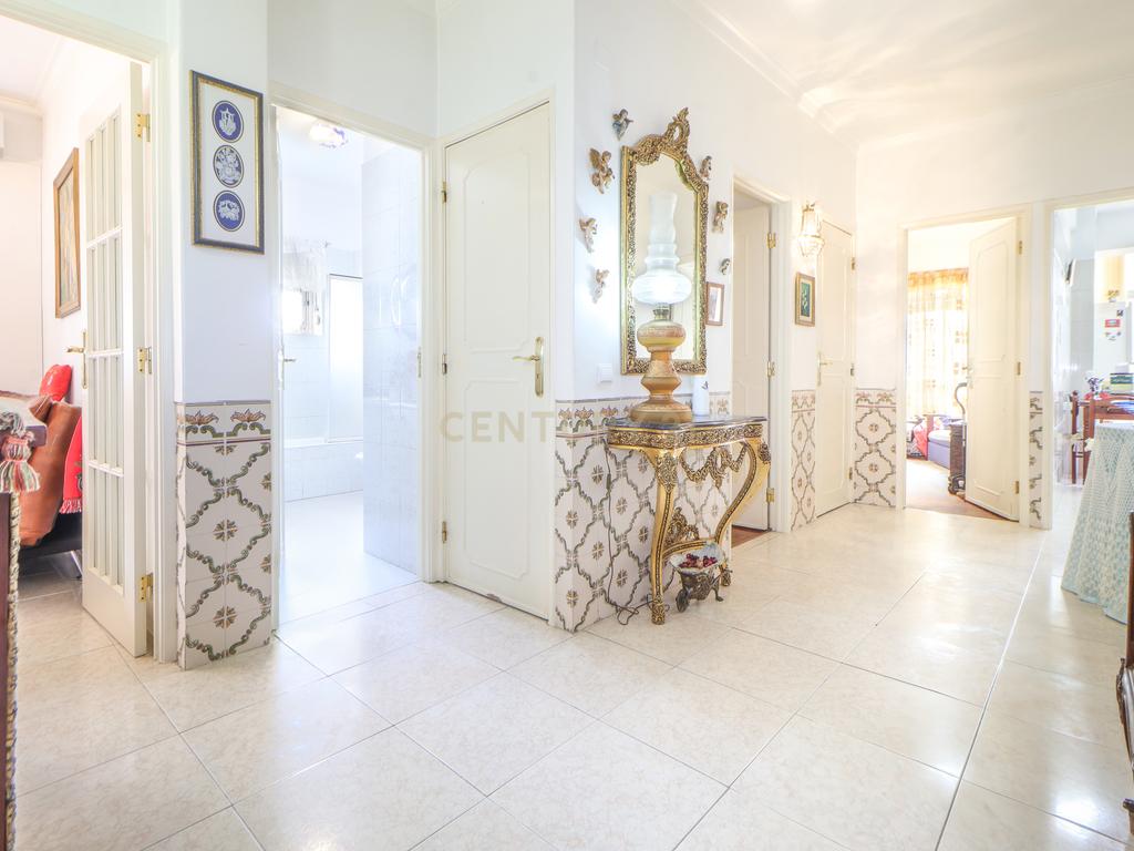 Apartamento T3 no Laranjeiro – Junto à Base Naval do Alfeite | Pronto a Habitar | Elevador - Image 26