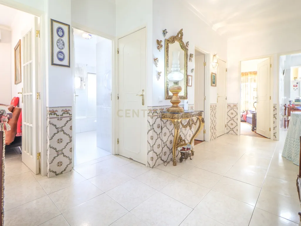 Apartamento T3 no Laranjeiro – Junto à Base Naval do Alfeite | Pronto a Habitar | Elevador - Image 26
