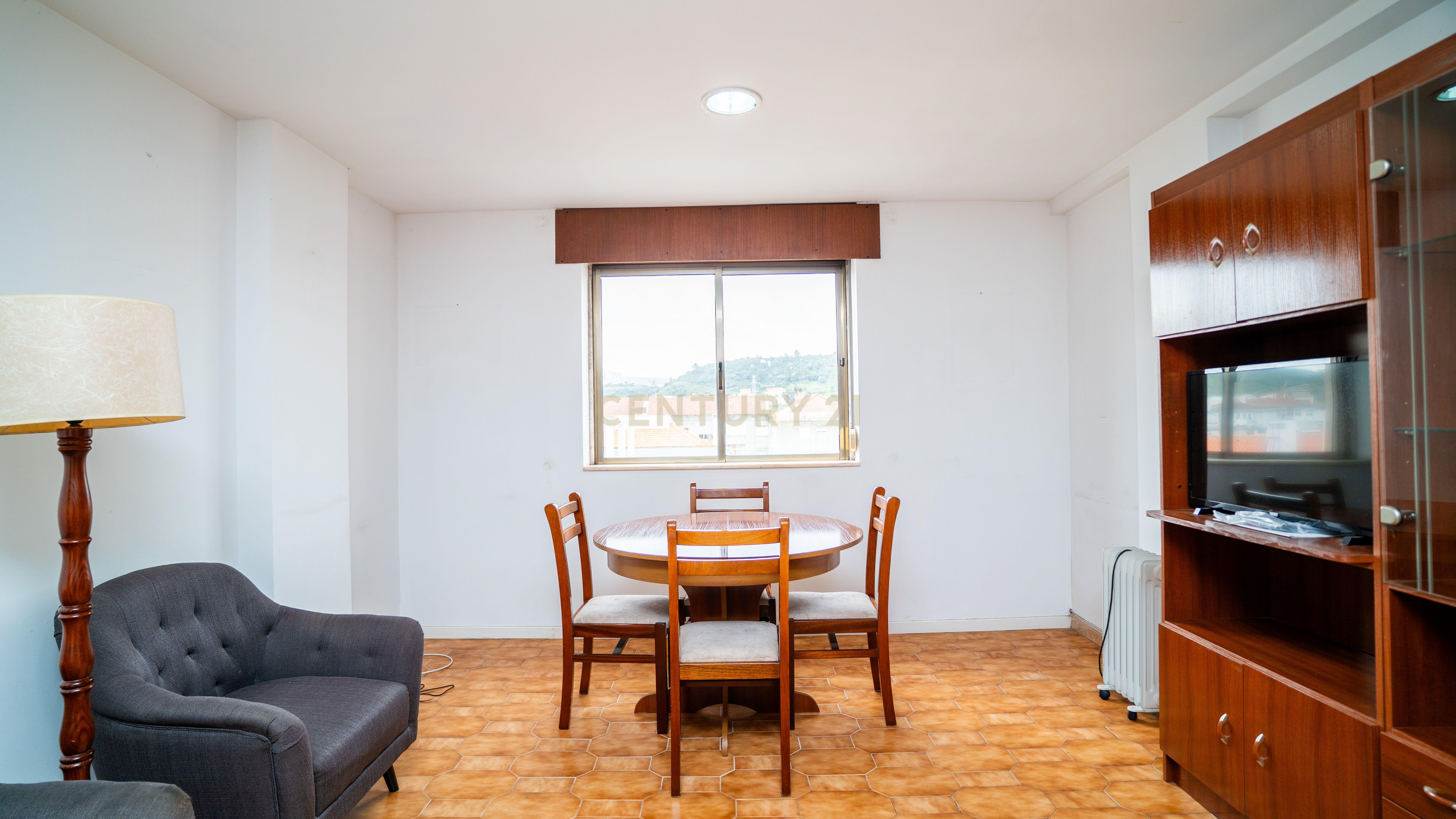 Fotografia 3 de Apartamento T2 para Venda no Centro de Odivelas