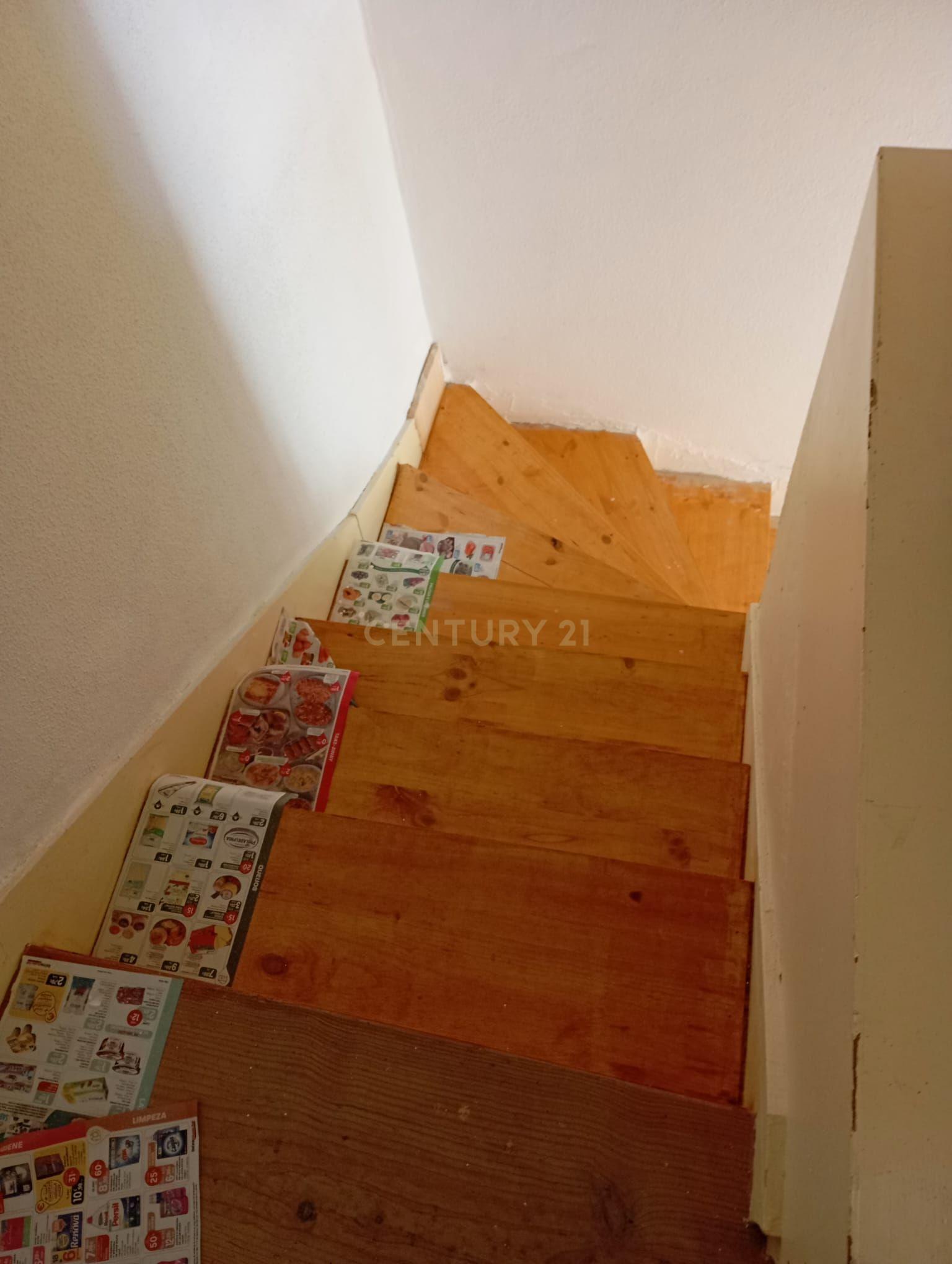 Moradia com 5 divisões e Adega à Venda na aldeia de Serra de São Julião, Torres Vedras - Image 6