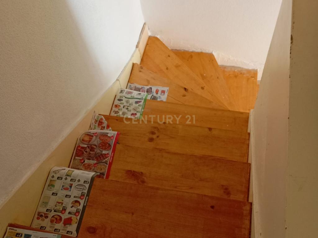 Moradia com 5 divisões e Adega à Venda na aldeia de Serra de São Julião, Torres Vedras - Image 6