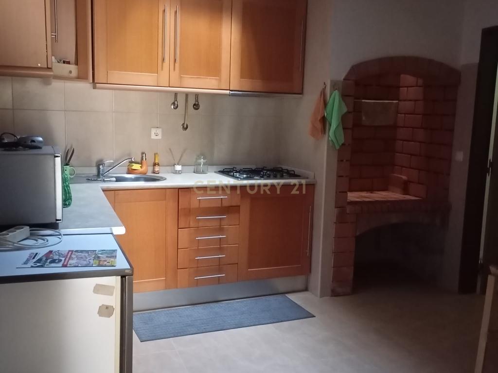 Moradia com 5 divisões e Adega à Venda na aldeia de Serra de São Julião, Torres Vedras - Image 16