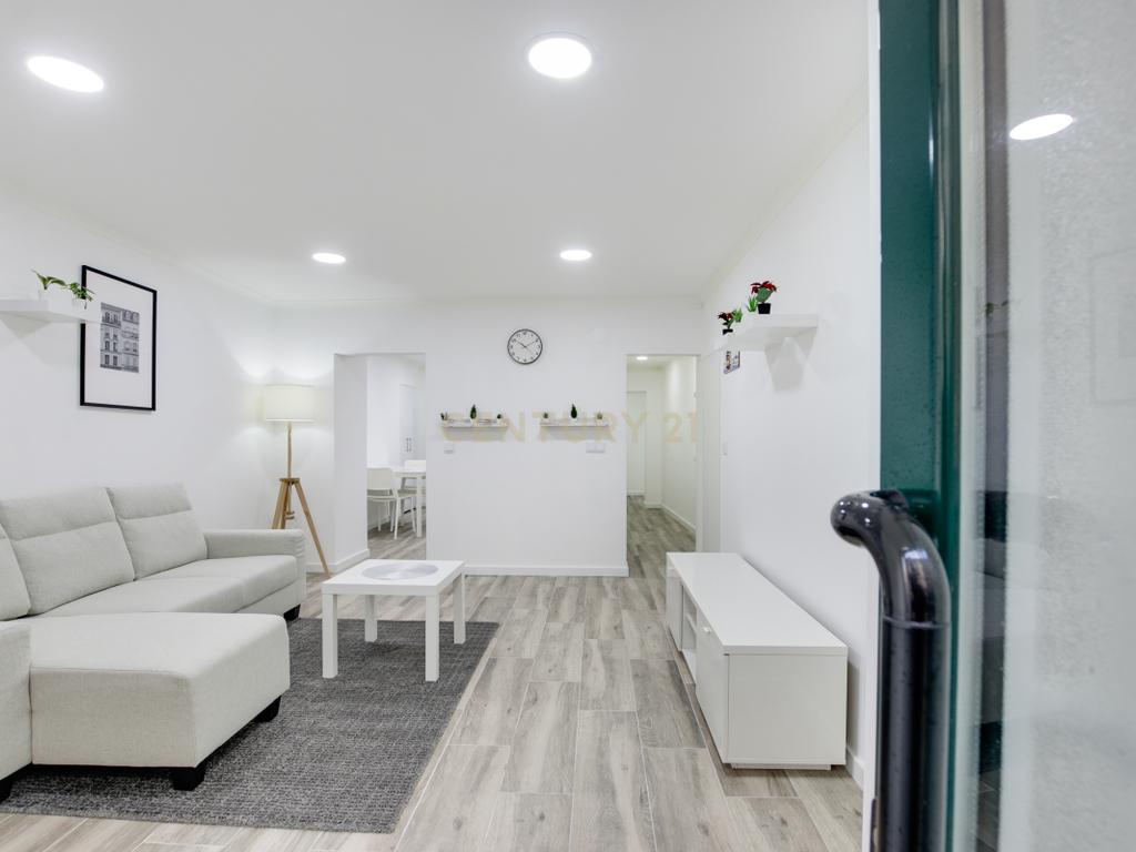 Apartamento T1 Remodelado - Lapa - Image 1