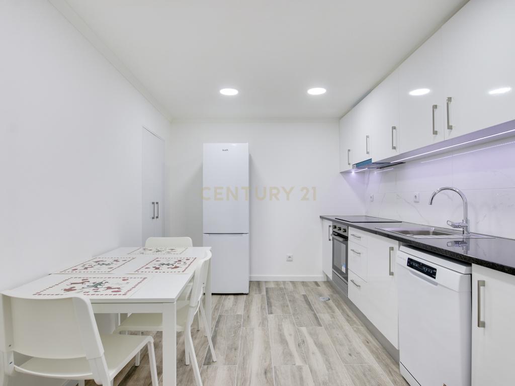 Apartamento T1 Remodelado - Lapa - Image 7