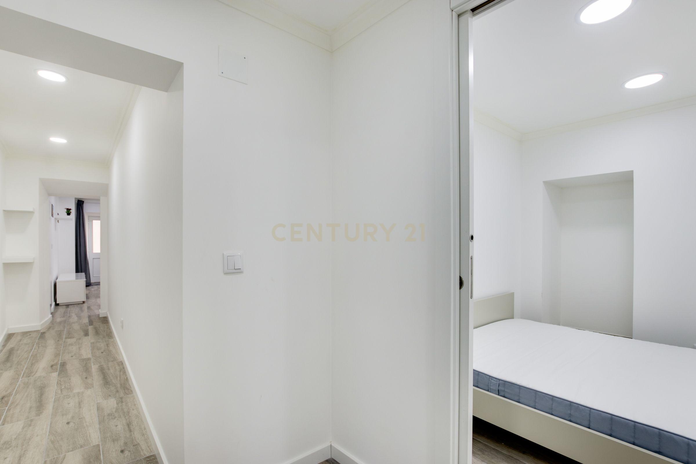 Apartamento T1 Remodelado - Lapa - Image 14