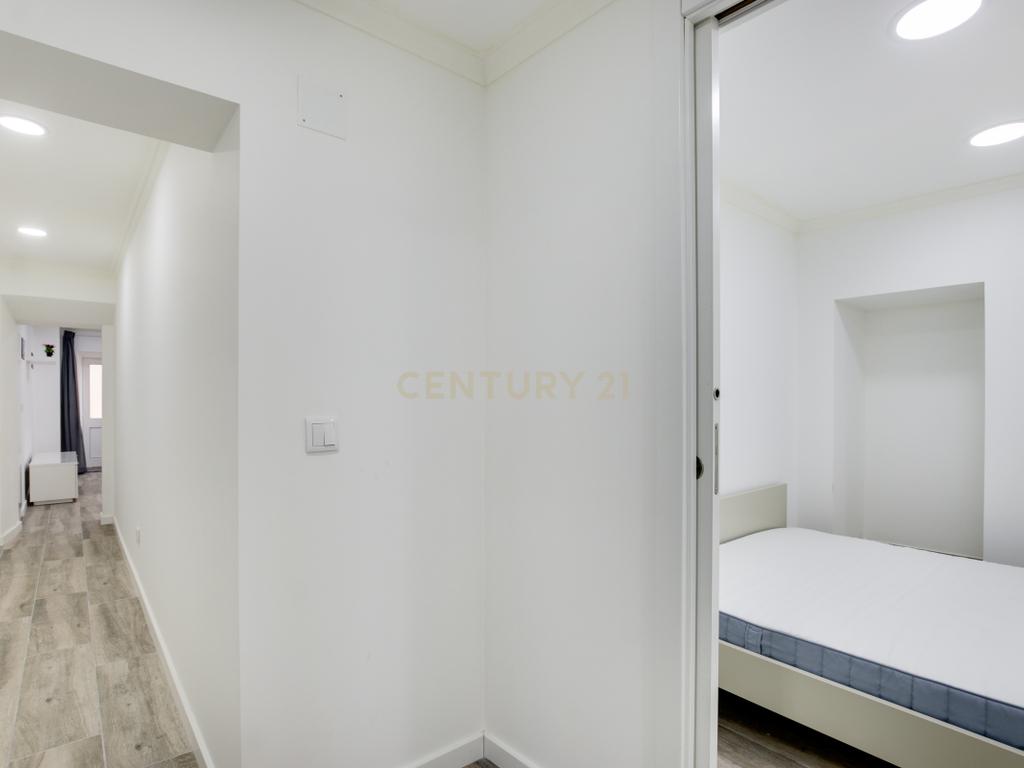 Apartamento T1 Remodelado - Lapa - Image 14