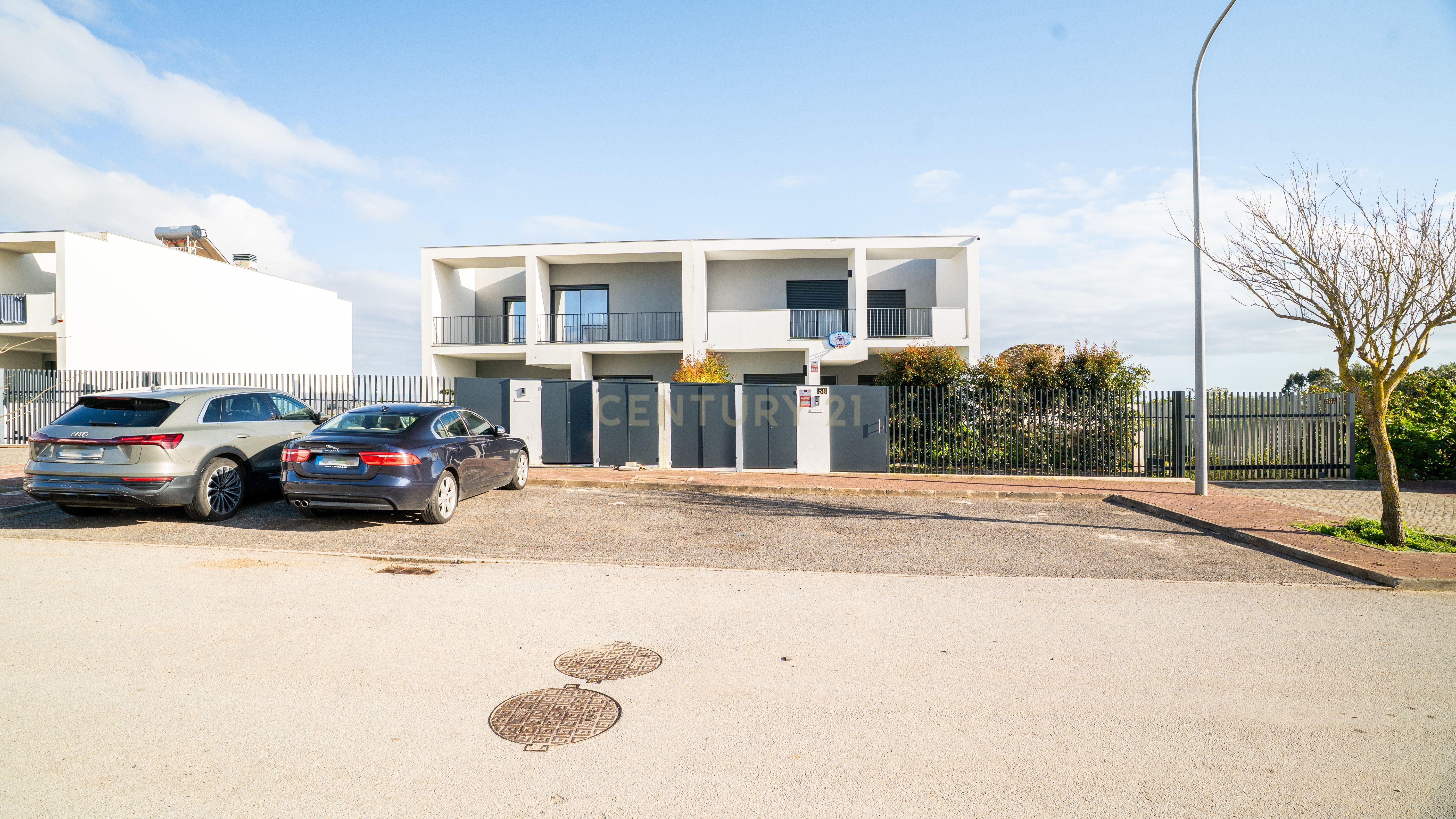 Moradia T4 – Empreendimento Sky City - Serra de Carnaxide - Image 56