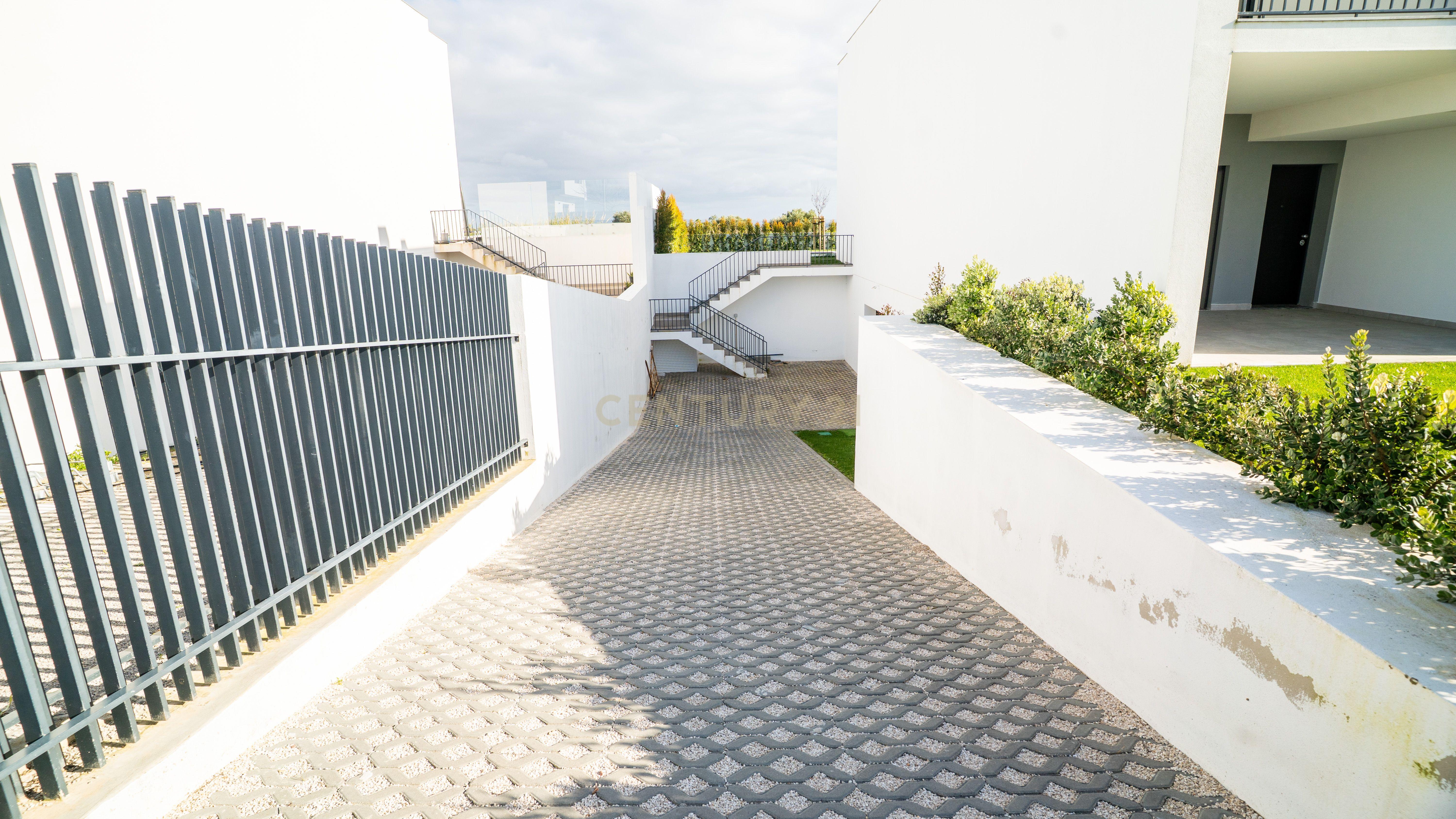 Moradia T4 – Empreendimento Sky City -  Serra de Carnaxide - Image 45