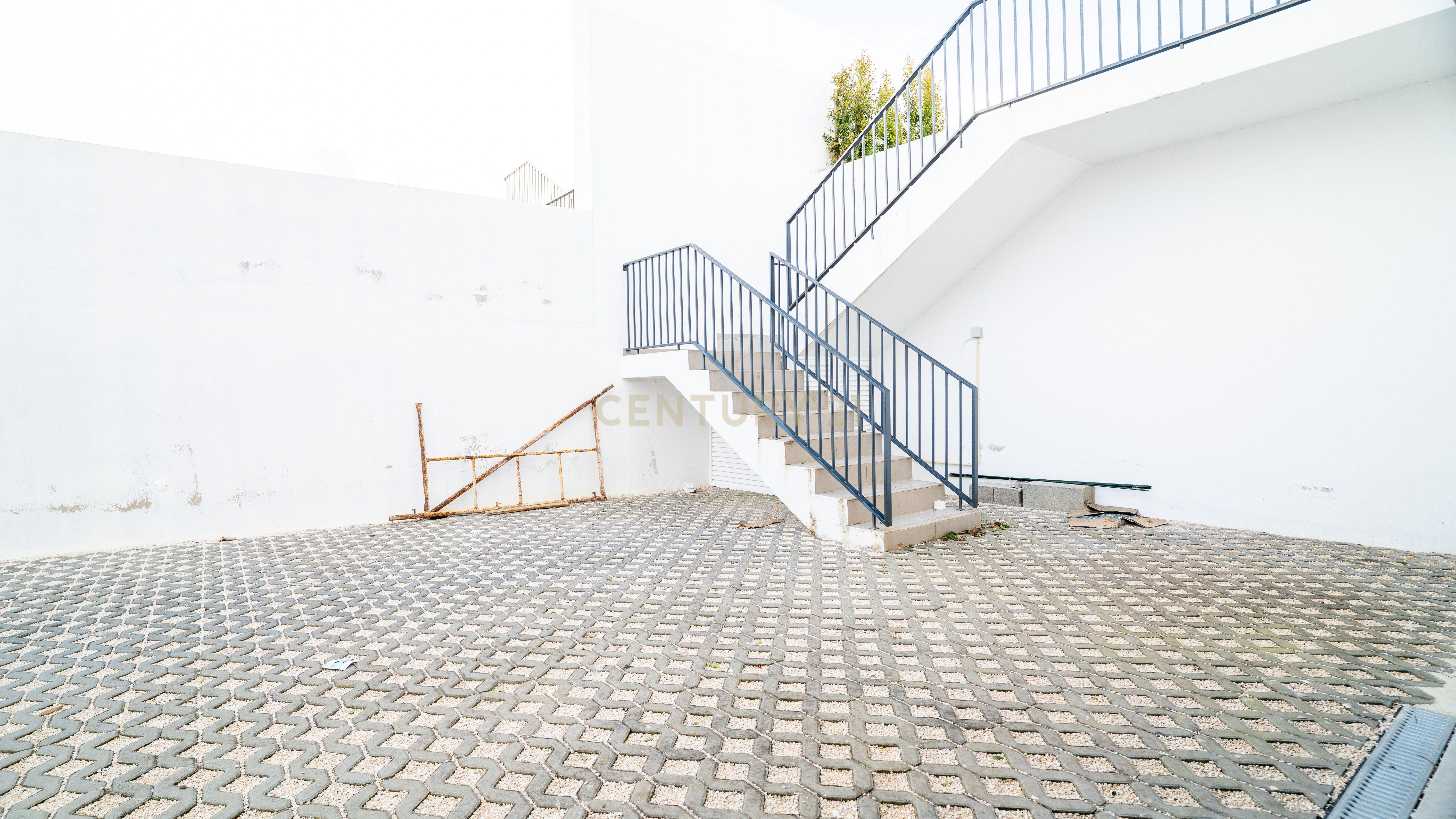 Moradia T4 – Empreendimento Sky City - Serra de Carnaxide - Image 46