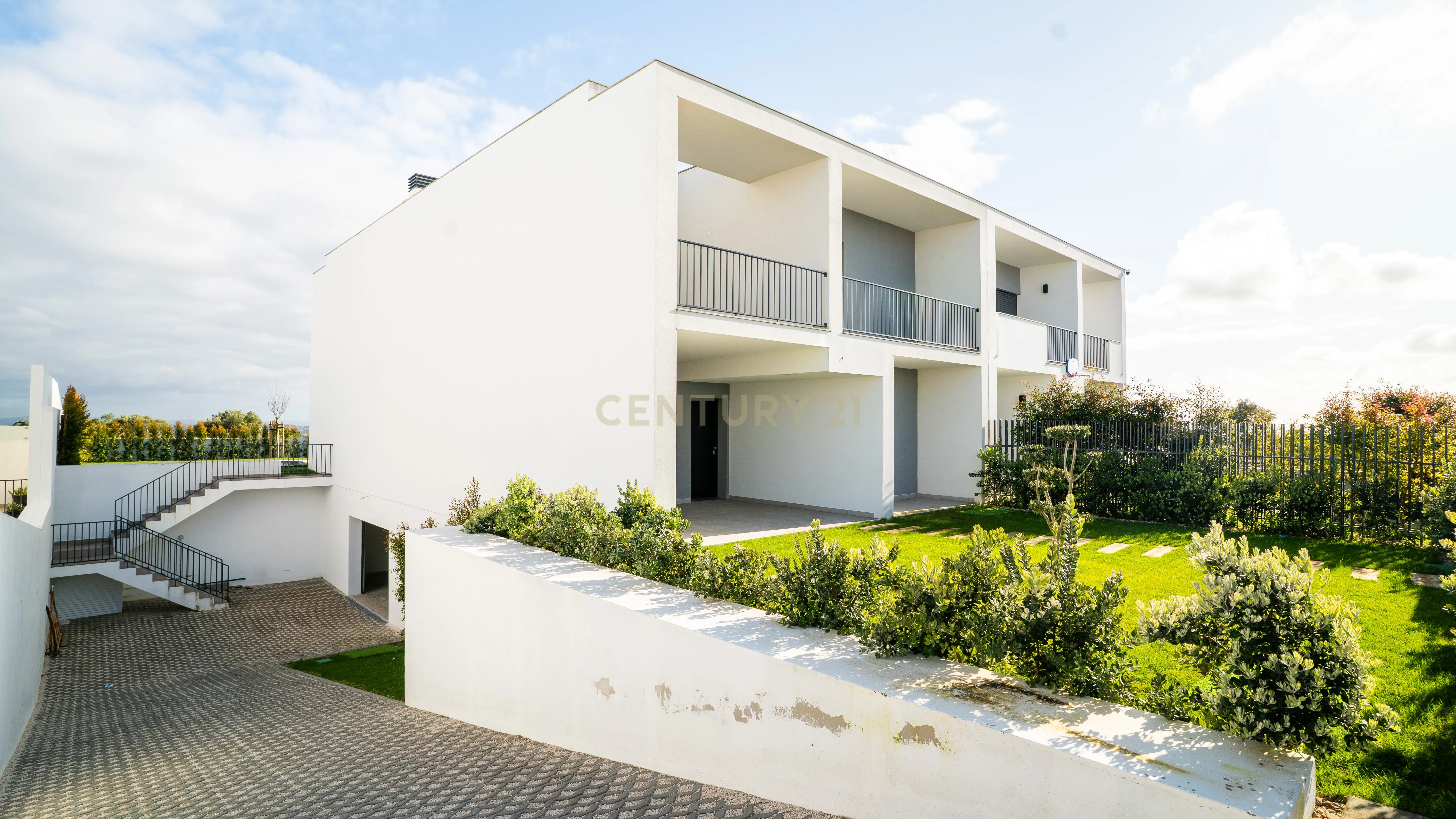 Moradia T4 – Empreendimento Sky City - Serra de Carnaxide - Image 47