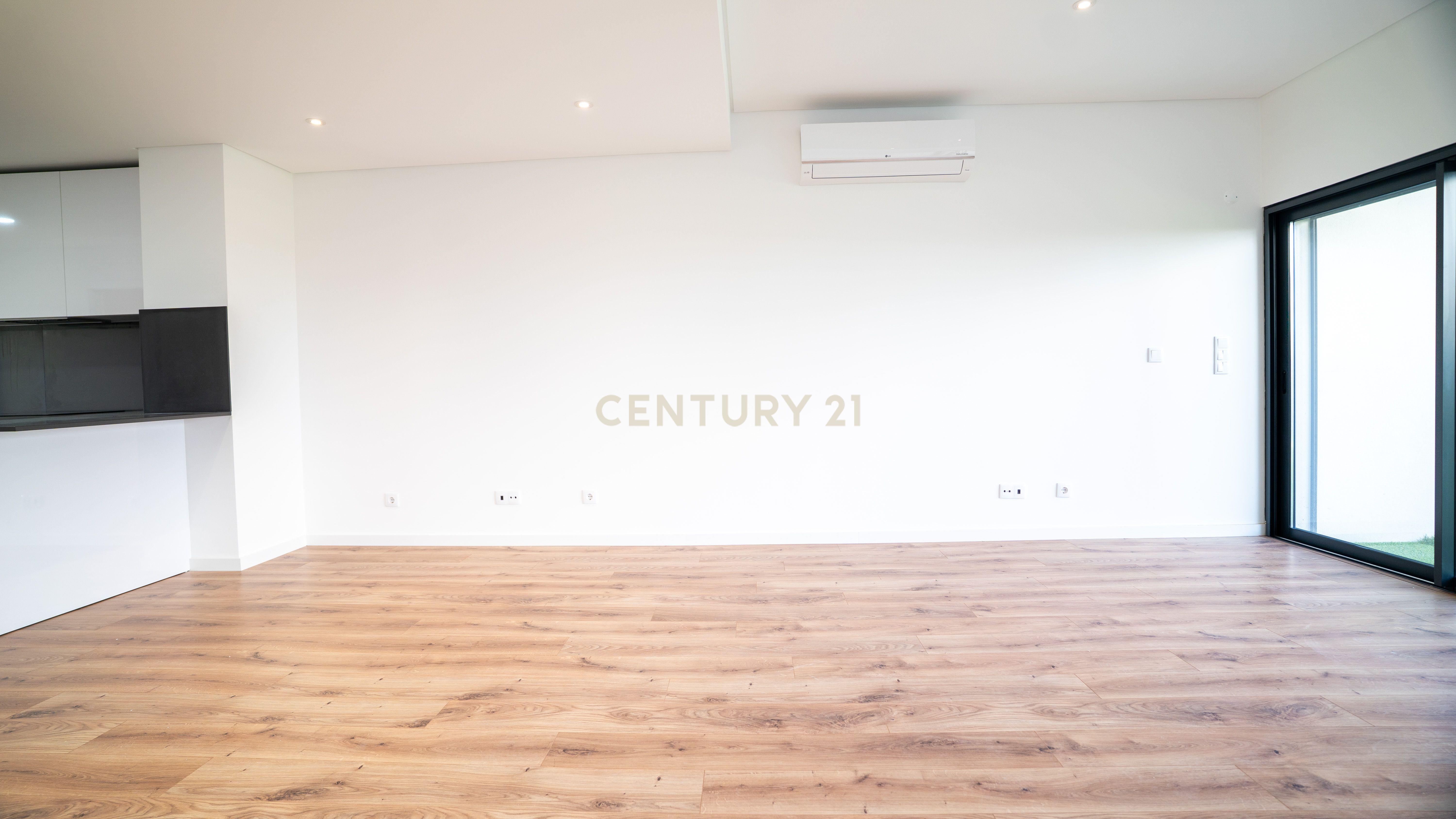 Moradia T4 – Empreendimento Sky City - Serra de Carnaxide - Image 22