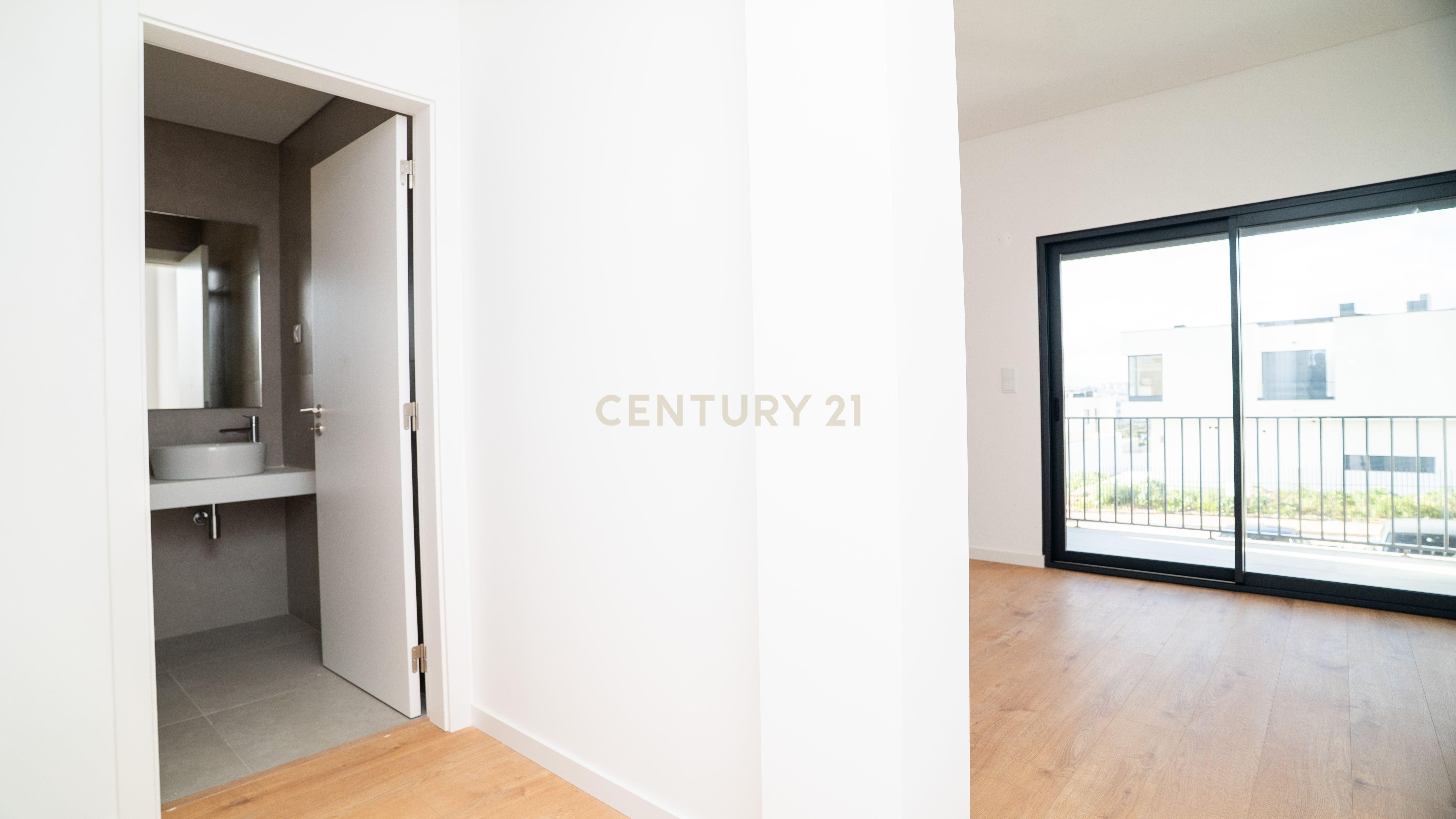 Moradia T4 – Empreendimento Sky City -  Serra de Carnaxide - Image 21