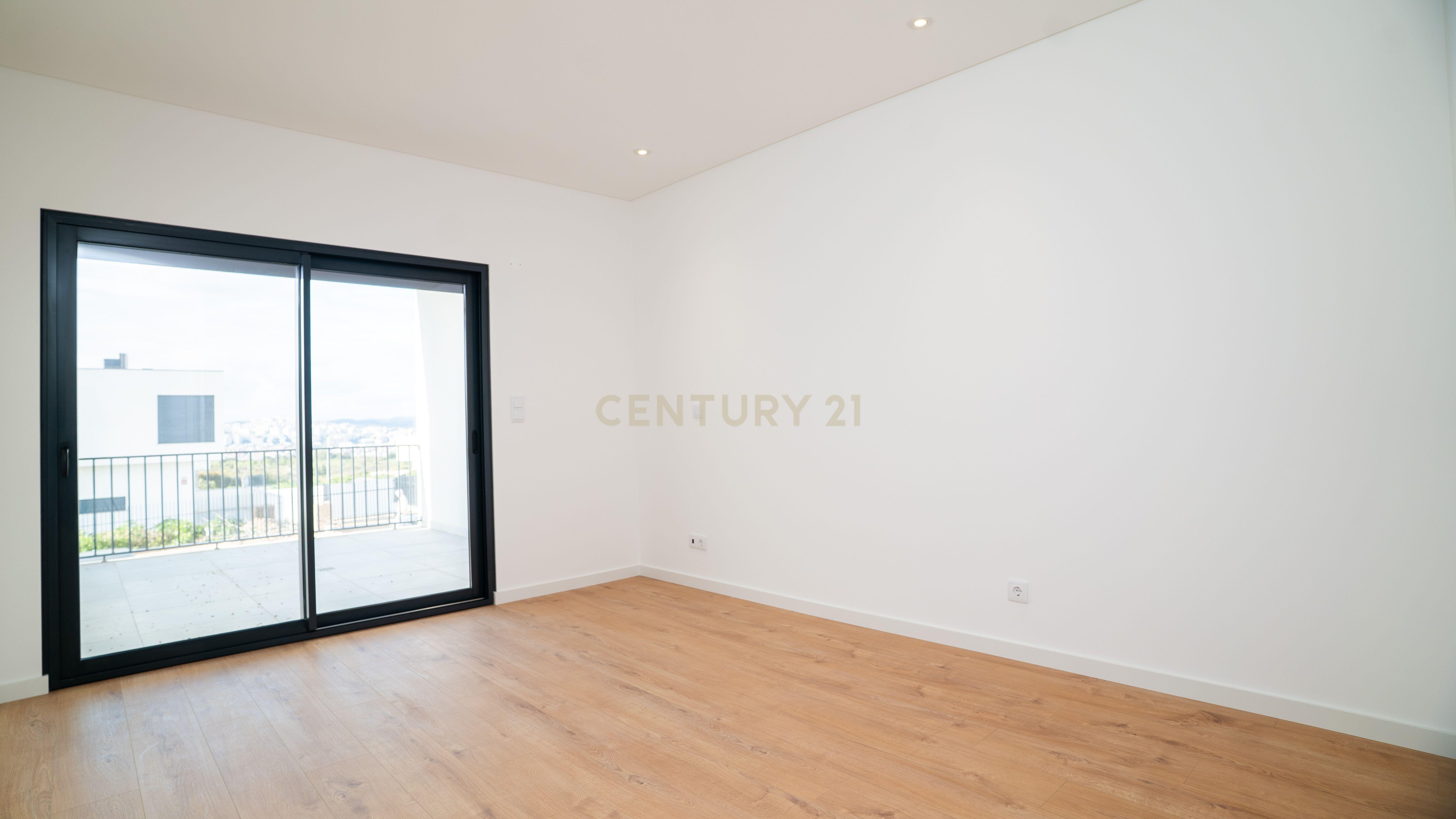 Moradia T4 – Empreendimento Sky City -  Serra de Carnaxide - Image 24