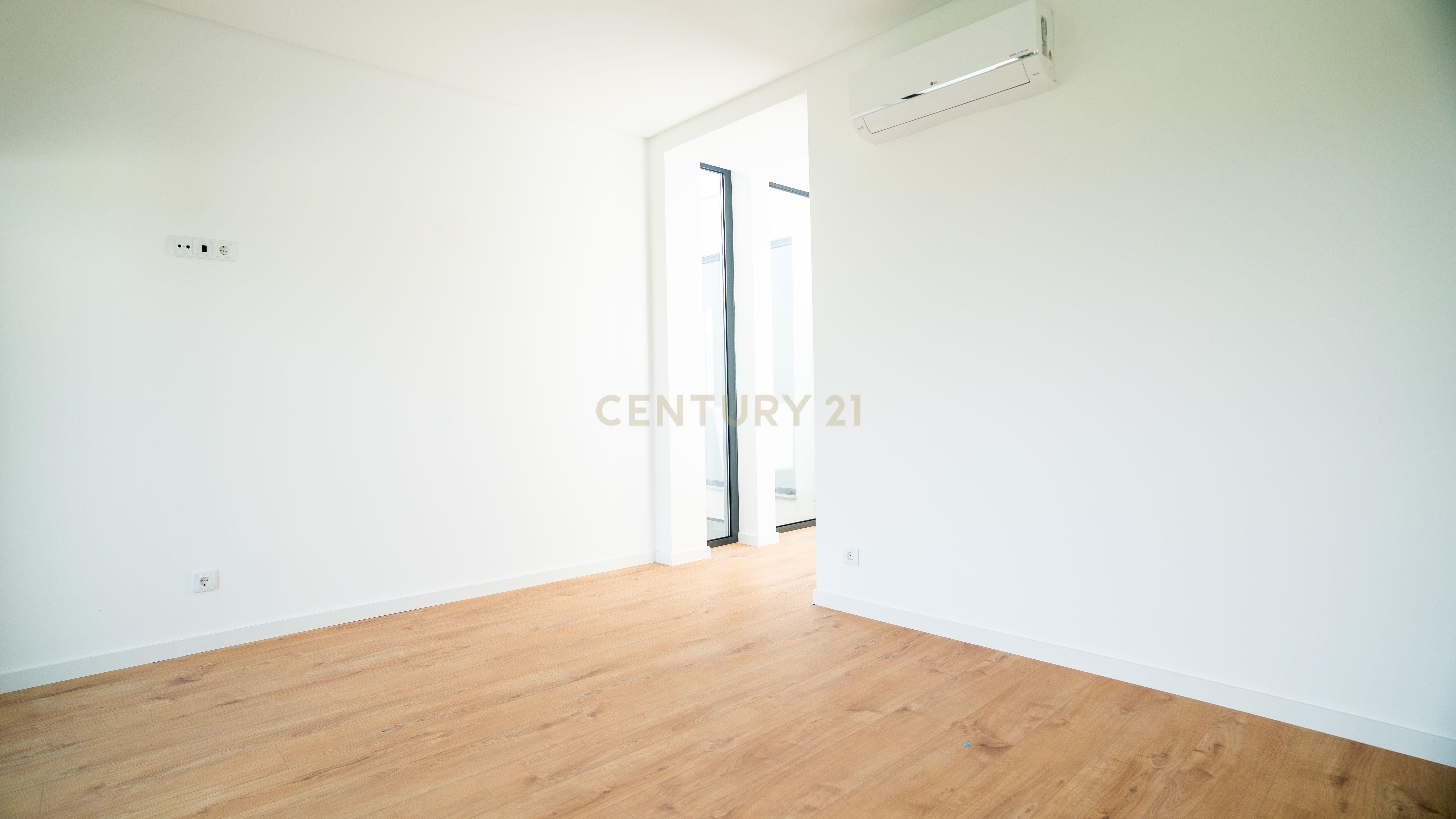 Moradia T4 – Empreendimento Sky City -  Serra de Carnaxide - Image 11