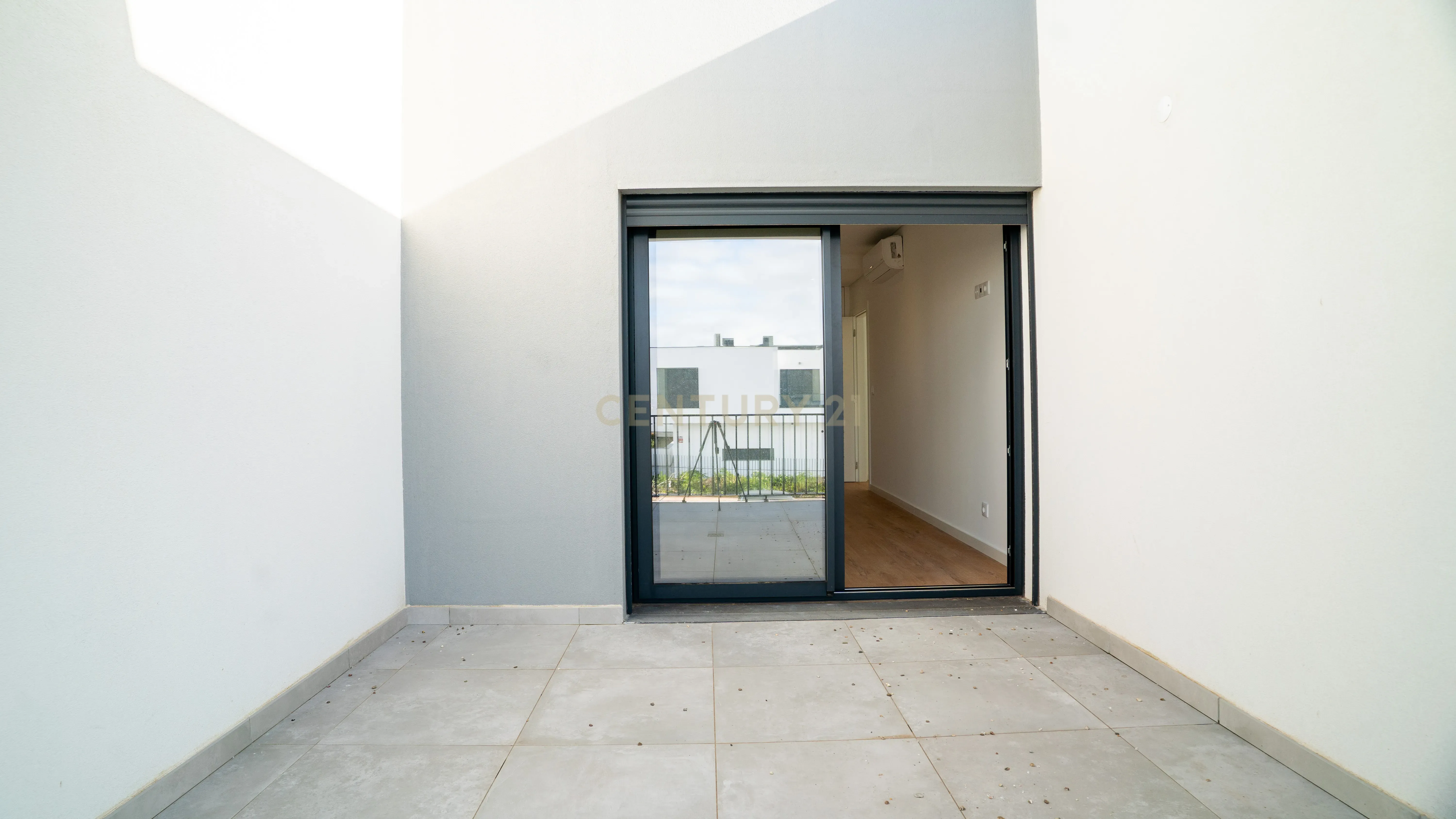 Moradia T4 – Empreendimento Sky City - Serra de Carnaxide - Image 1