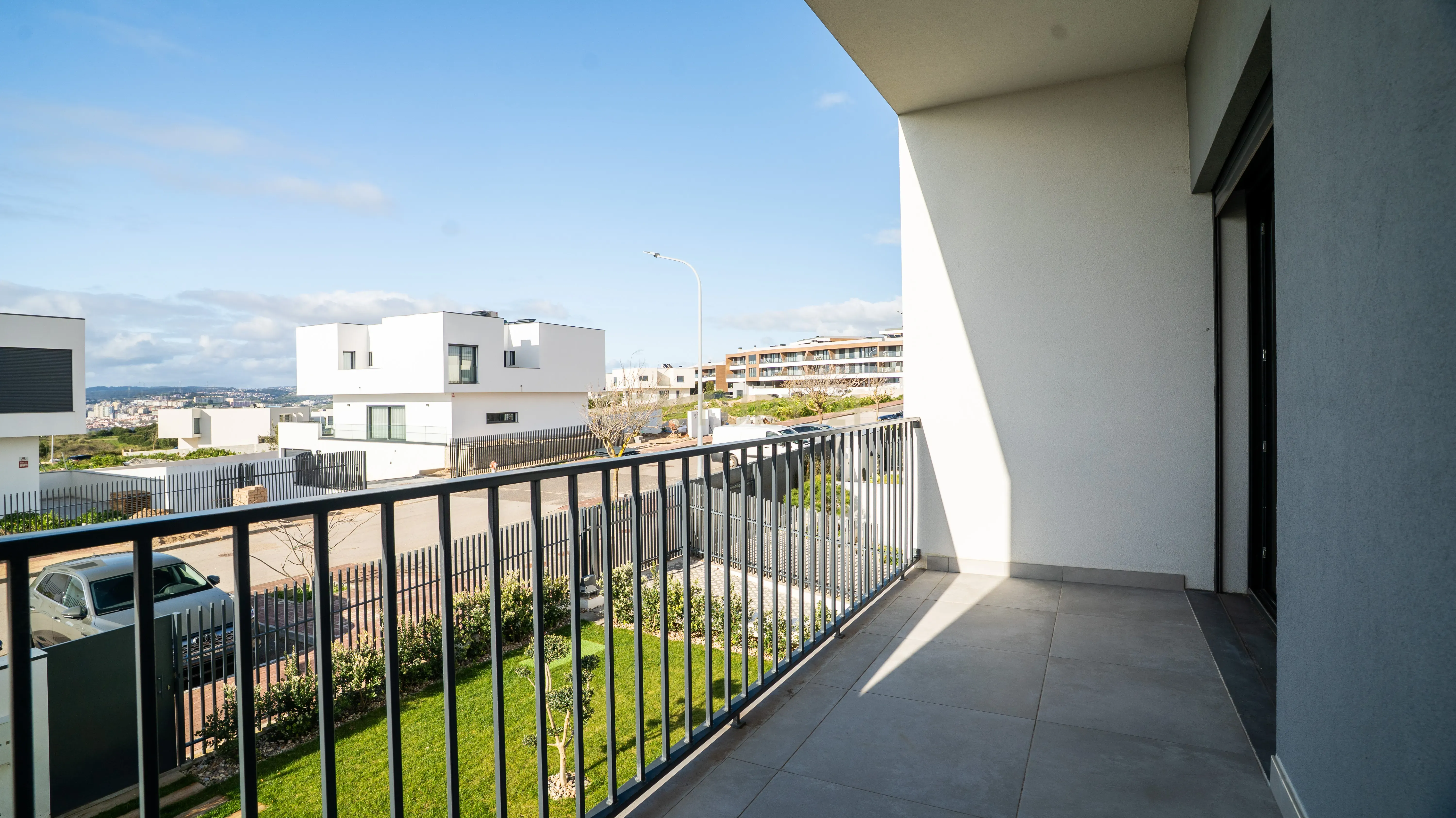 Moradia T4 – Empreendimento Sky City - Serra de Carnaxide - Image 4