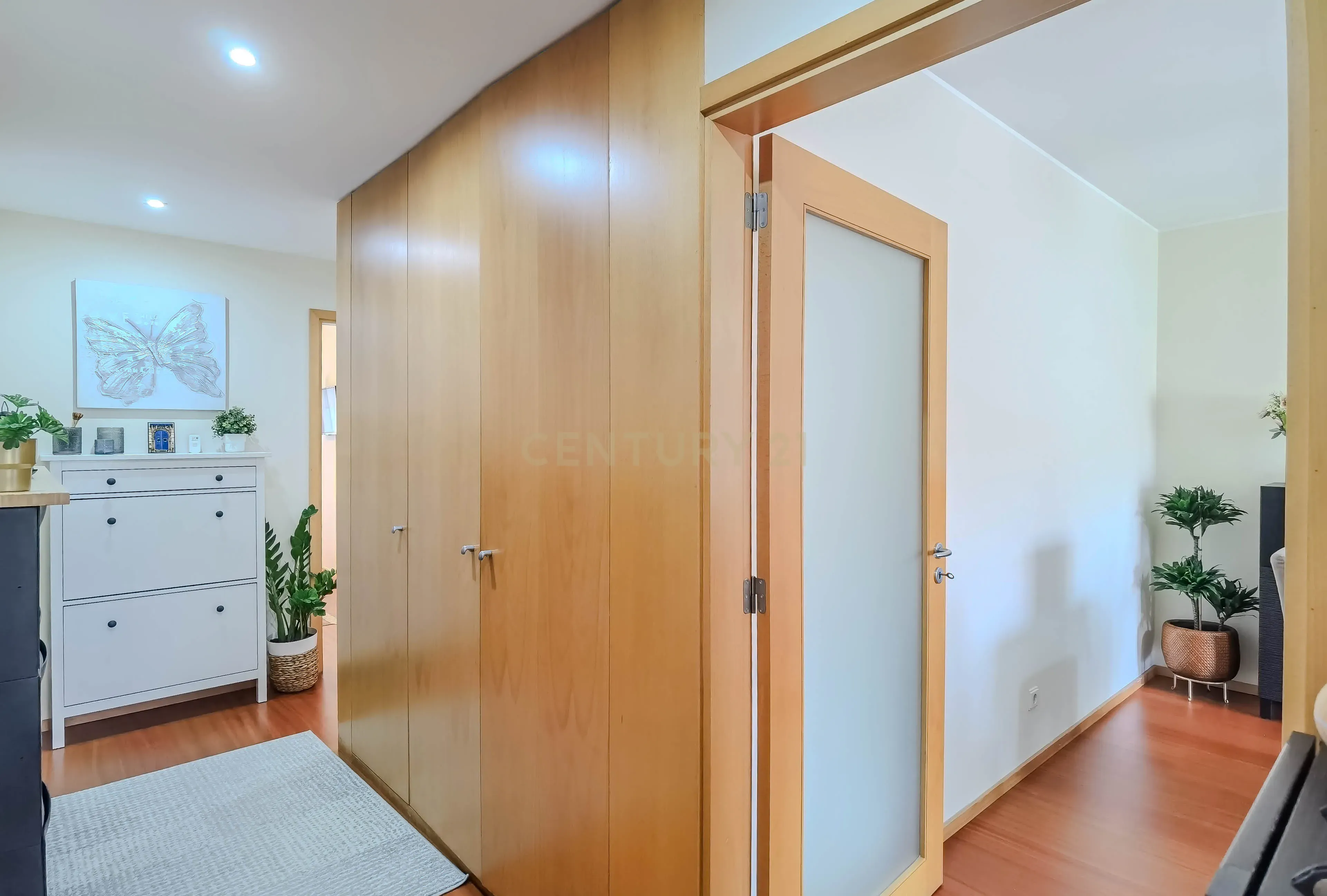 Apartamento T2, garagem, arrumos, ultimo piso – Ponte da Pedra, Matosinhos - Image 3