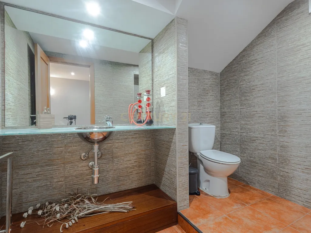 Moradia T3 de Excelência na Maia| 398 m² | 3 Suítes | Garagem para várias Viaturas - Image 17