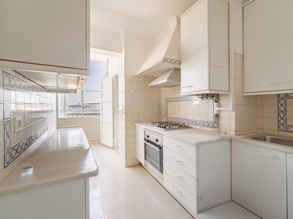 T3 Duplex com Terraço — Campo de Ourique - Image 17