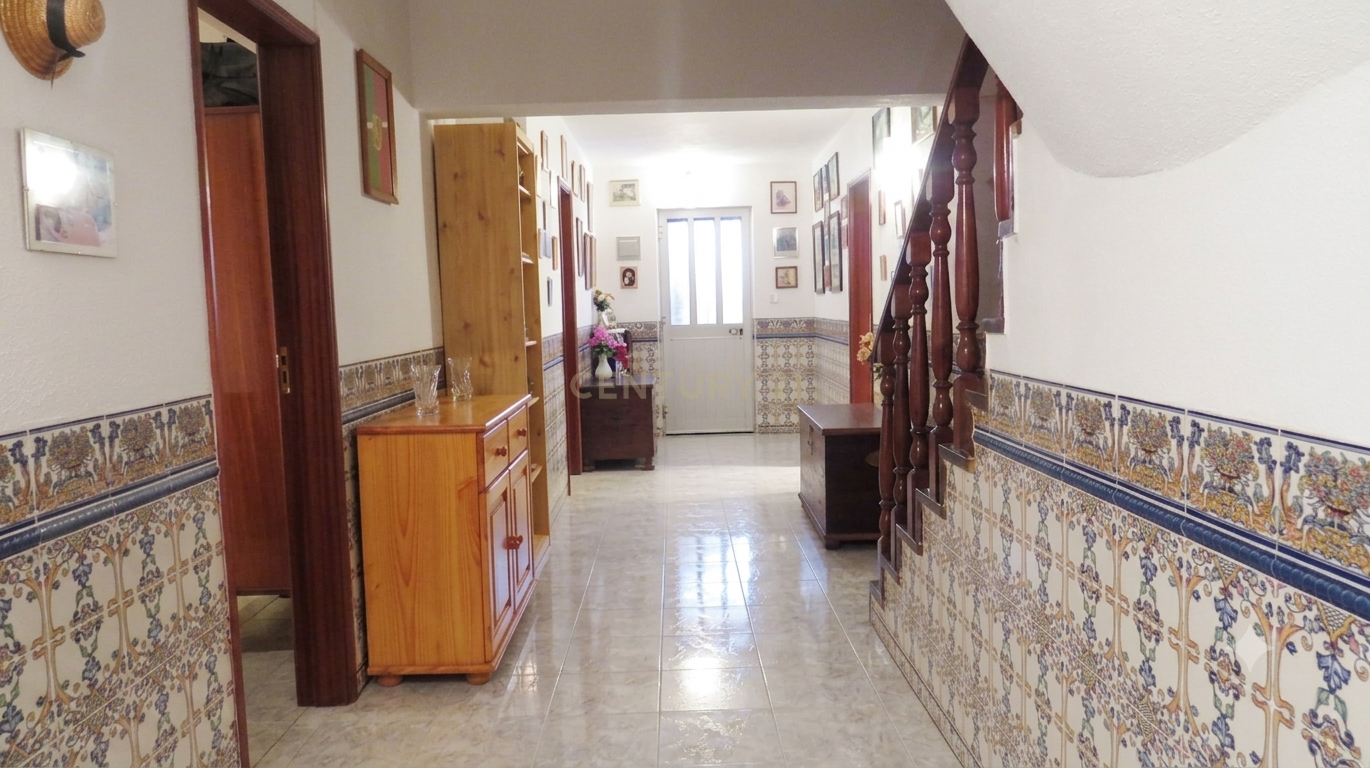 Fotografia 2 de Apartamento de 5 quartos, com terraço e boa localização - Alverca do Ribatejo - ideal para famílias e investidores