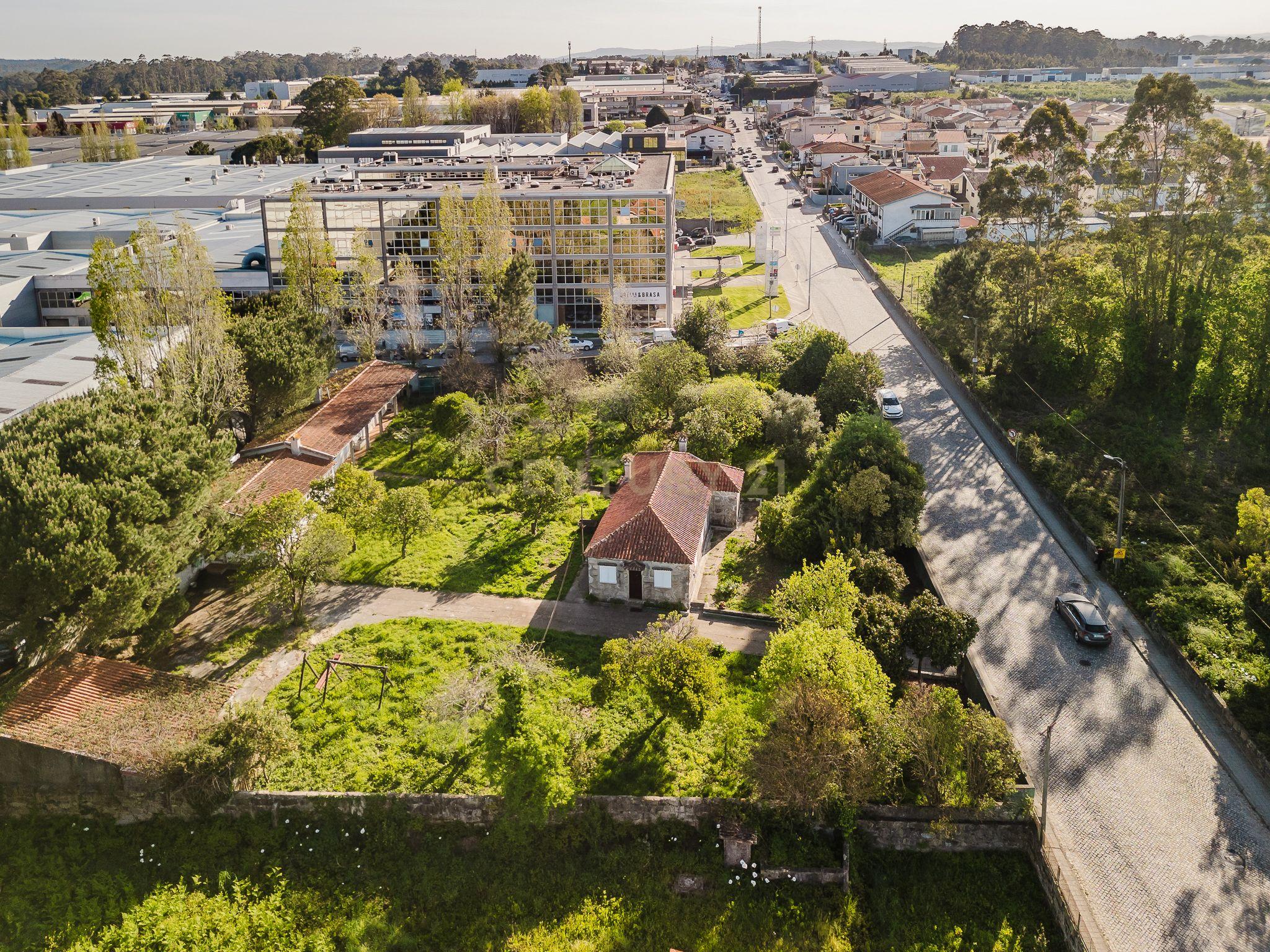 Propriedade Única com 2.400 m² na Maia — Grande Potencial de Rentabilidade - Image 17