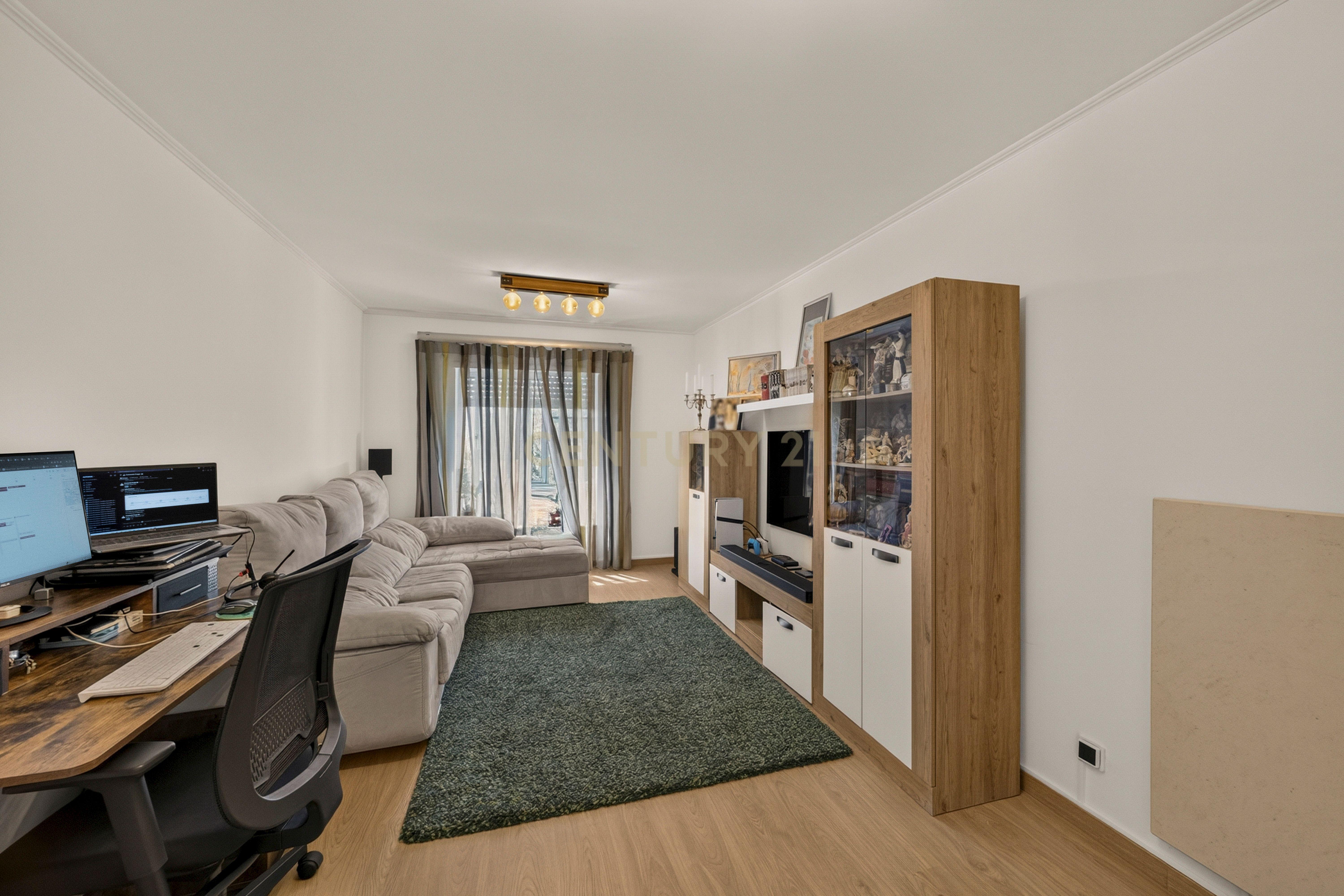 Fotografia 6 de Apartamento T3 com parqueamento privativo (Monte da Caparica)