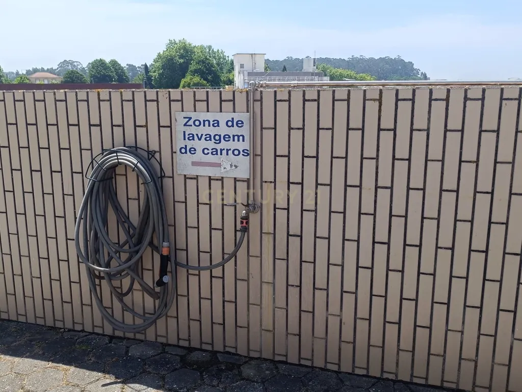 T2 com Terraço, Box, Condomínio Fechado no Centro de Arcozelo - Image 23