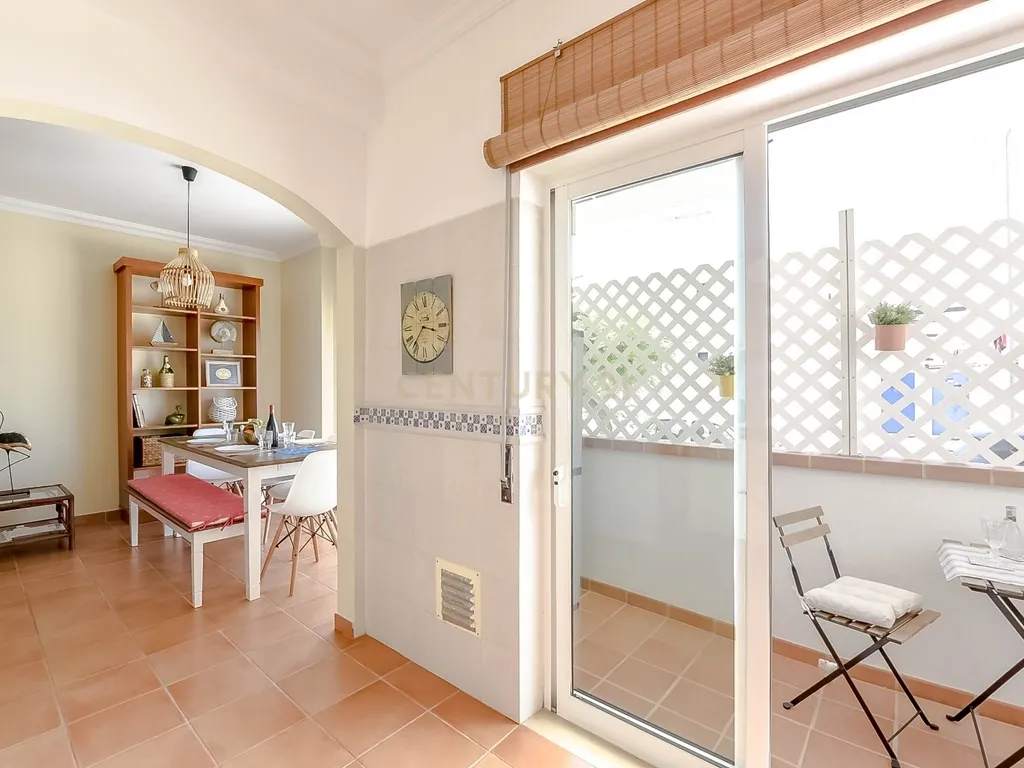 Apartamento T2 com Terraço em Cabanas de Tavira - Image 10