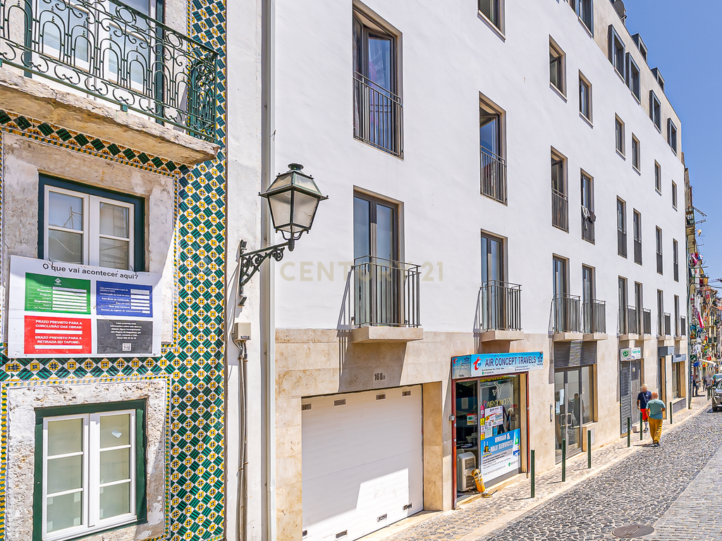Apartamento T3 com terraço, garagem e elevador na Rua do Benformoso, em Lisboa - Image 25