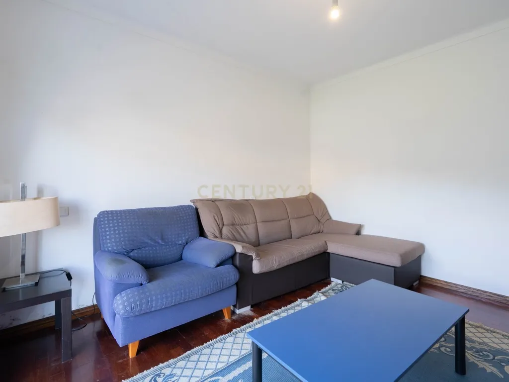 OPORTUNIDADE ÚNICA NA LOUSÃ – MORADIA COM GRANDE POTENCIAL (habitação e comércio) - Image 5
