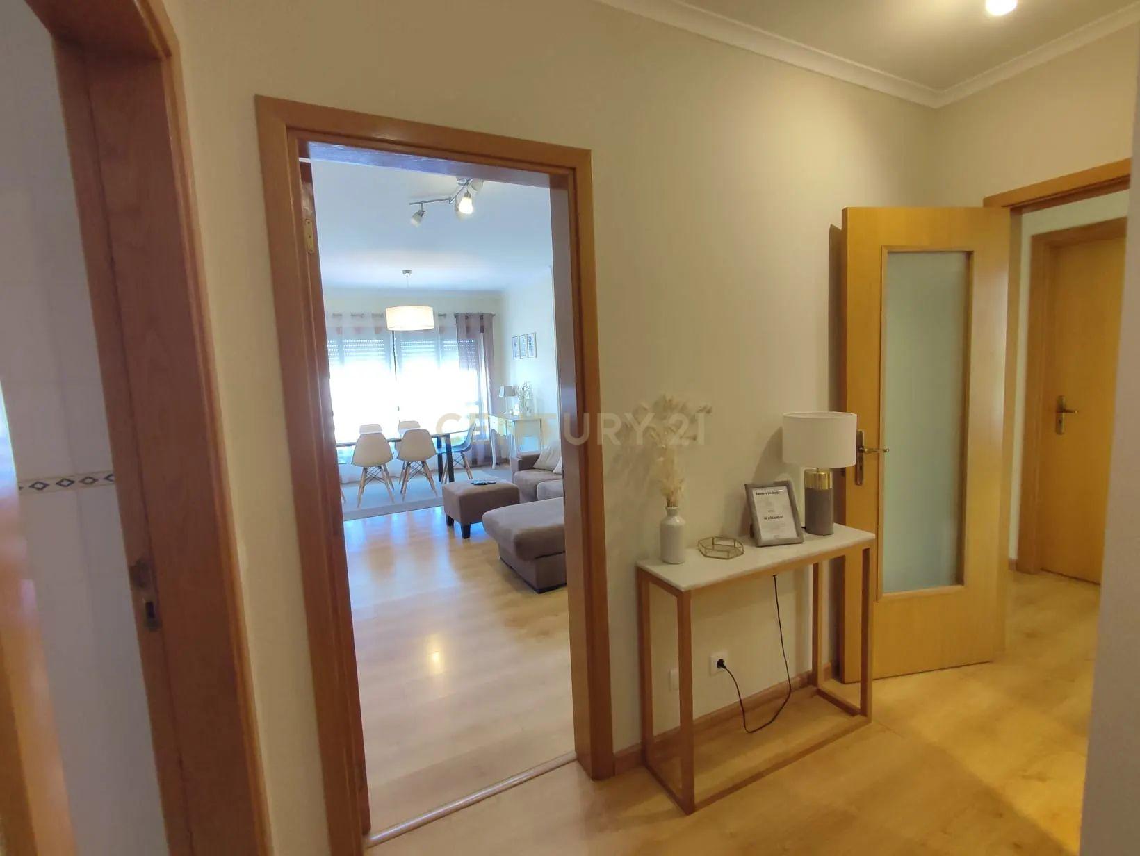 Excelente Apartamento T3 c/ Parqueamento | Alfragide - Image 3