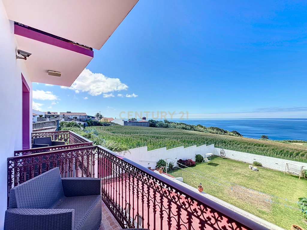 🏡 Moradia Única com Vista Mar — 3 Apartamentos | AL em Funcionamento | Feteiras, Ponta Delgada - Image 23