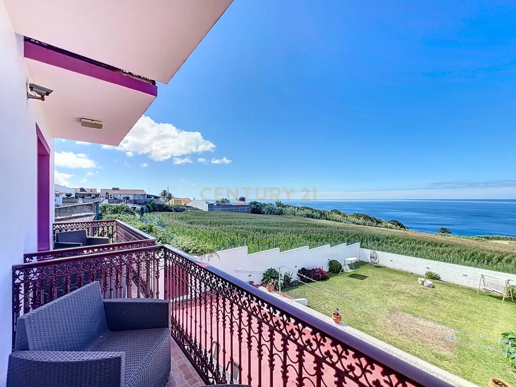 🏡 Moradia Única com Vista Mar — 3 Apartamentos | AL em Funcionamento | Feteiras, Ponta Delgada - Image 23