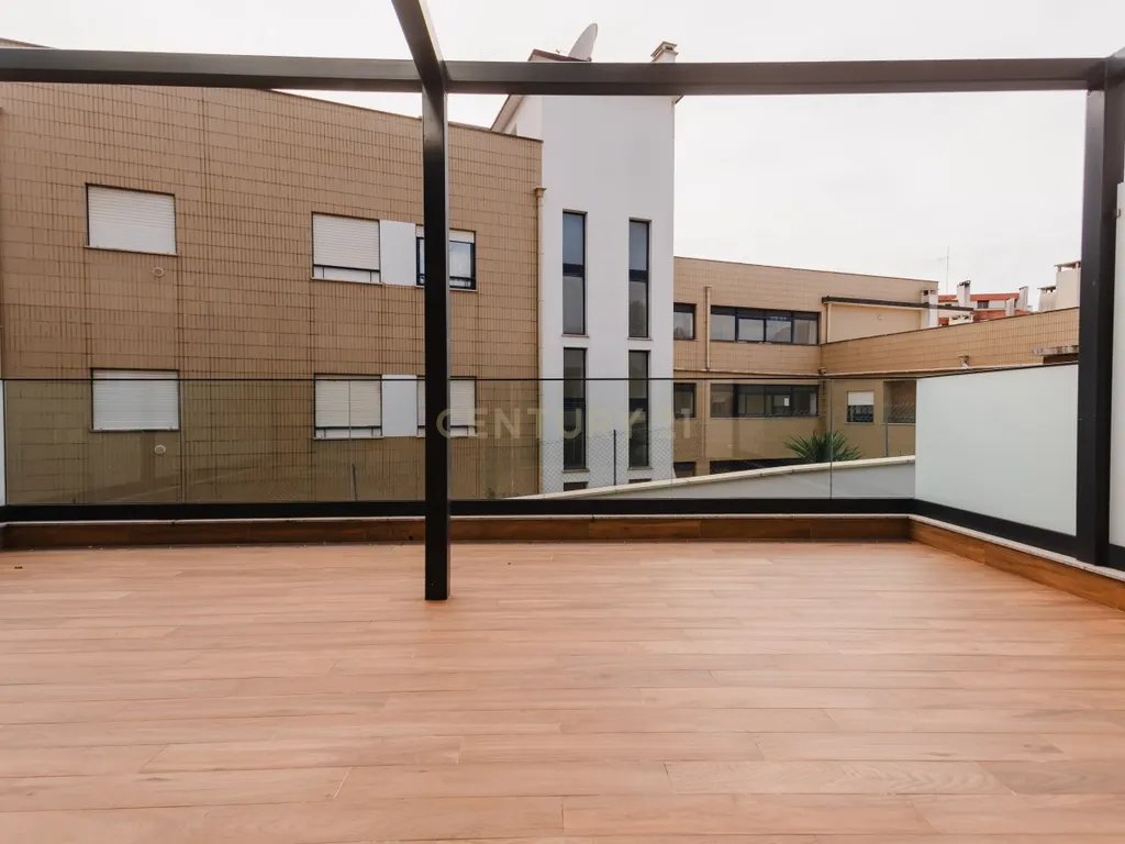 Moradia T3 de excelência no centro de Leiria - Image 16