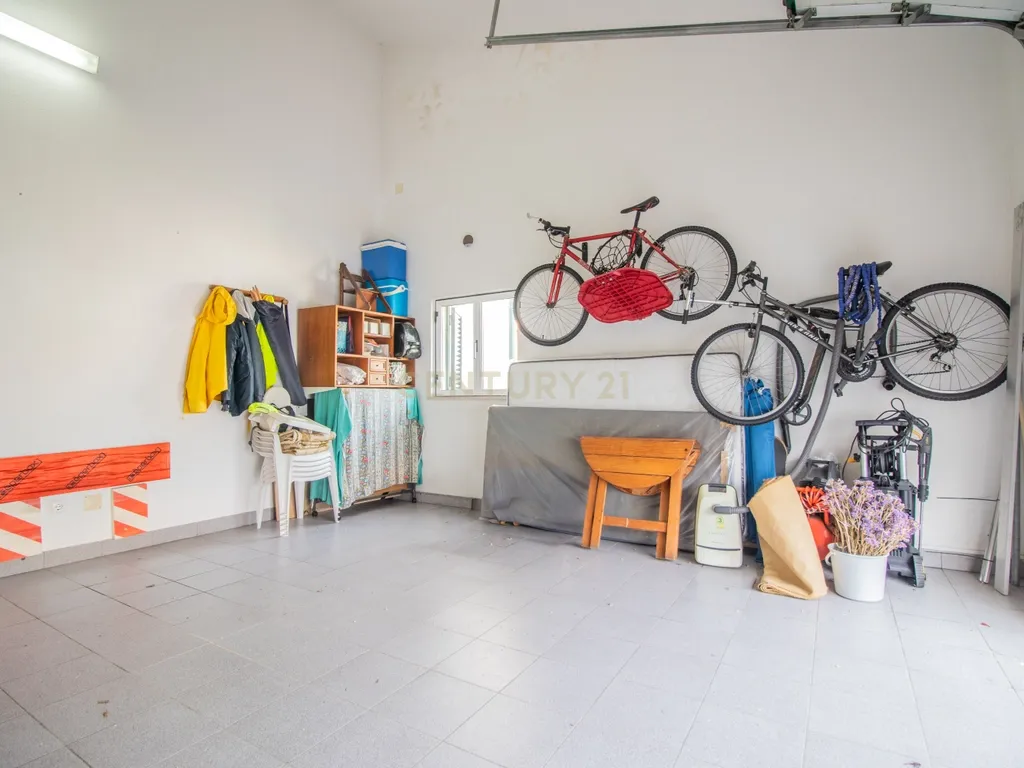 Moradia térrea T3+T0 com piscina, garagem e terreno com 2.257 m², no Ervedal, em Quiaios - Image 27