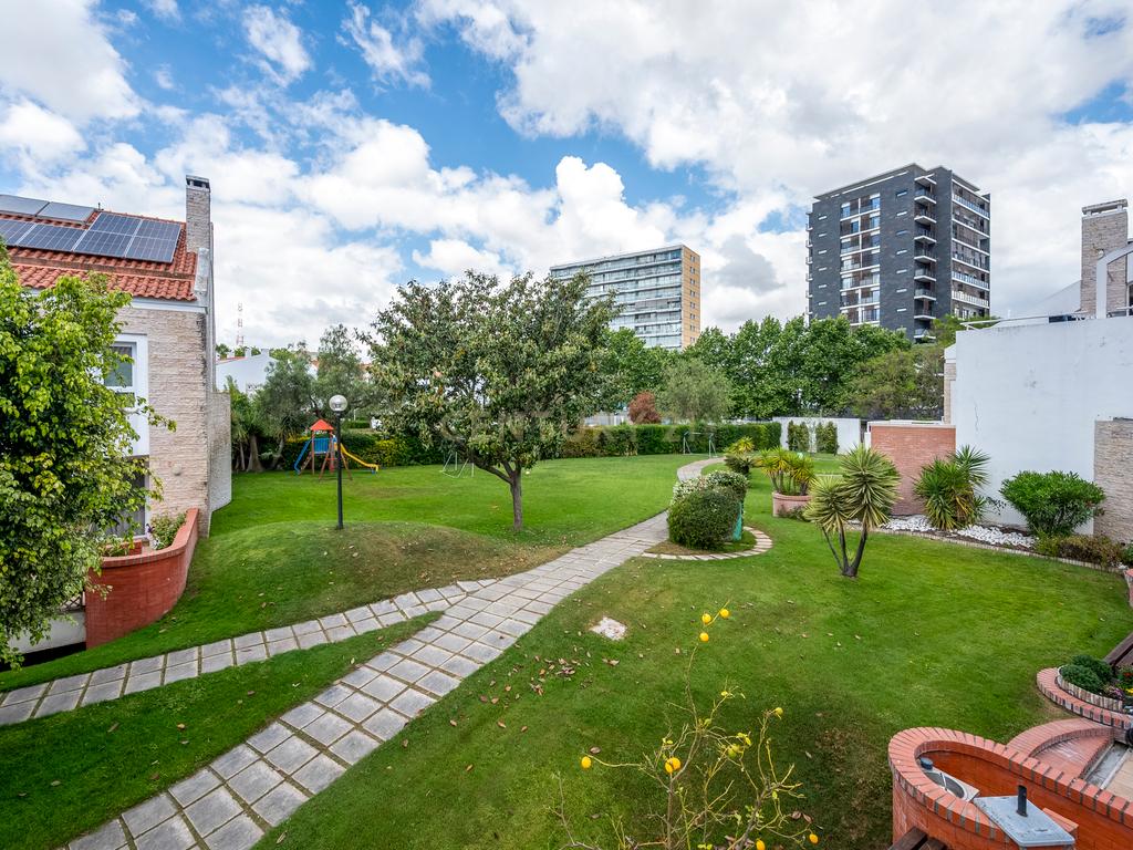 Moradia T4+1 em Condomínio Privado – Parque das Nações, Lisboa - Image 64