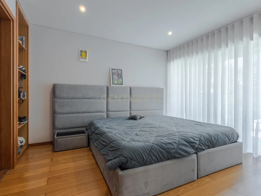 Moradia T3 de Excelência na Maia| 398 m² | 3 Suítes | Garagem para várias Viaturas - Image 18
