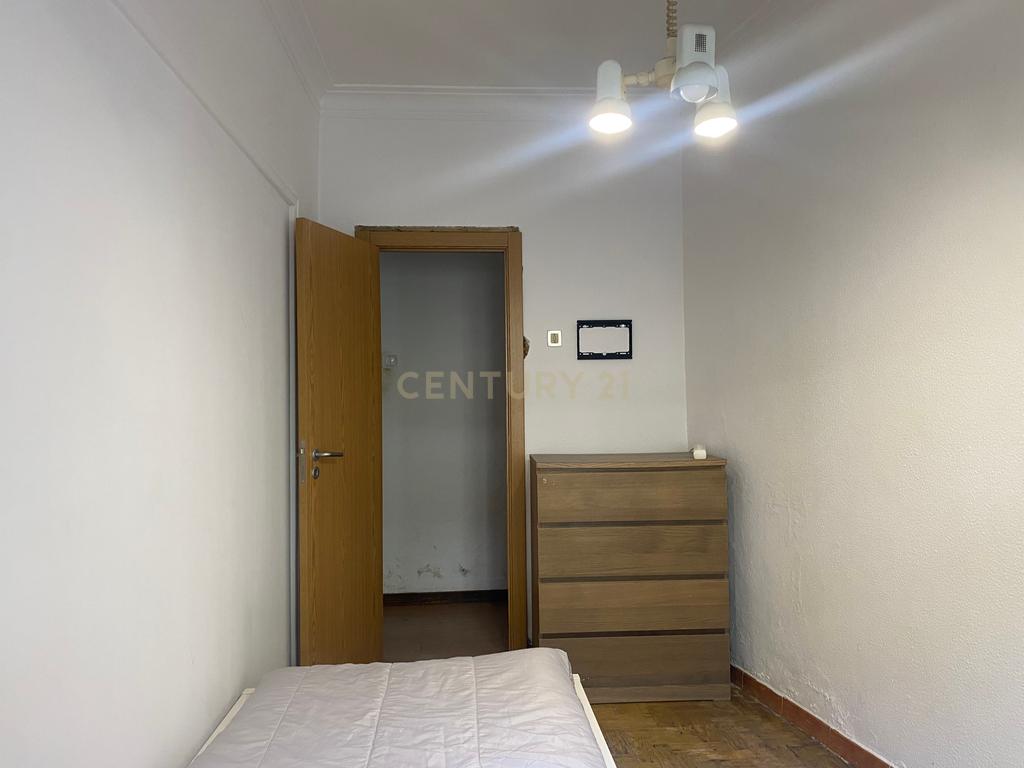 T2 CENTRAL perto Hospital, Fertagus, Loja Cidadão - Image 8