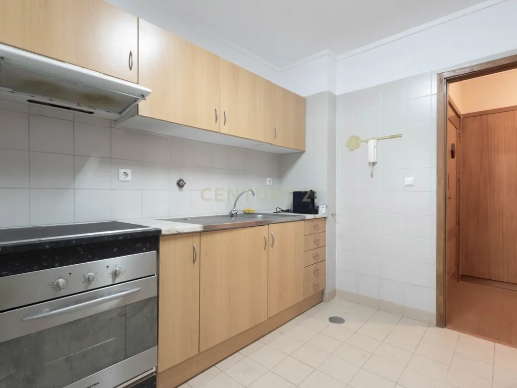 Conforto e Funcionalidade: T2 com Garagem em Ermesinde - Image 16