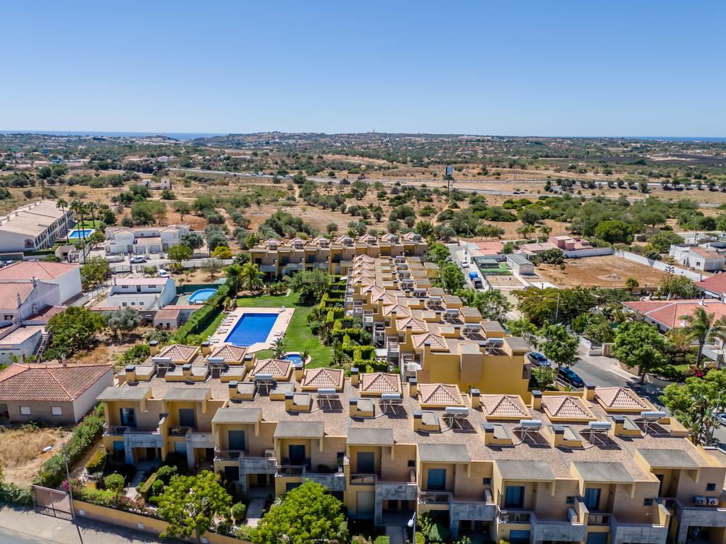 7 KM DAS PRAIAS DE ALBUFEIRA V3 COM JARDIM PRIVADO E PISCINA COMUM, GARAGEM EM BOX - Image 38