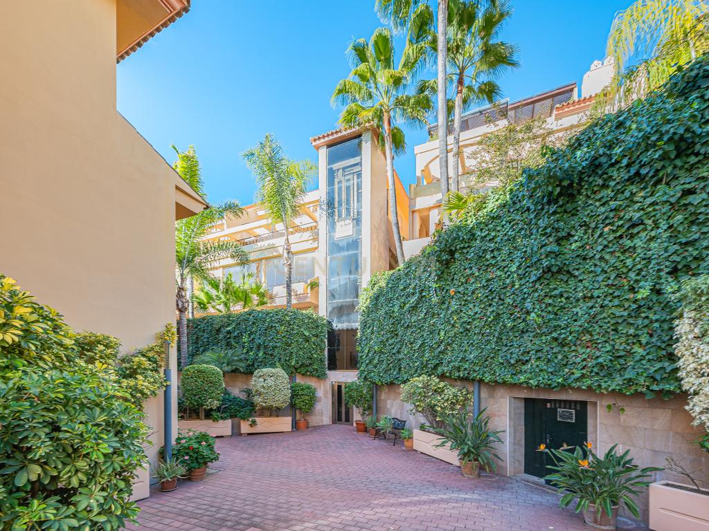 Magnífica habitação de luxo em VISTA REAL, Nueva Andalucía, Marbella! - Image 35