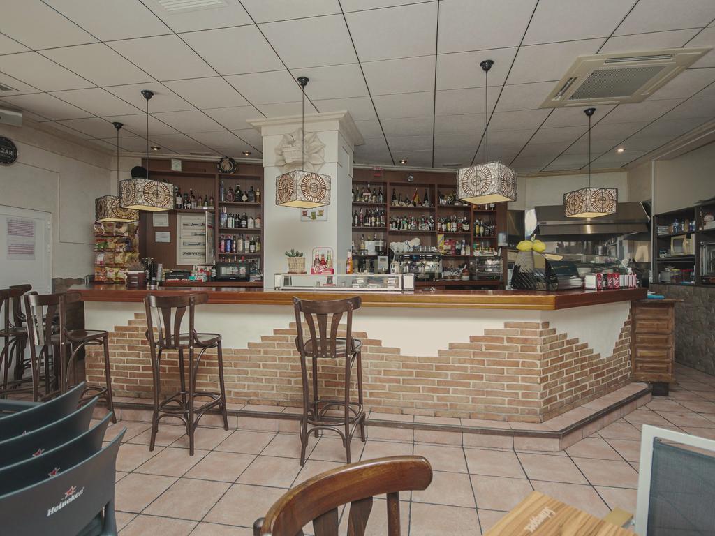 Traspasse de Café Bar totalmente operacional em Torrellano – Pronto para começar! - Image 23