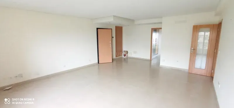 Apartamento T2 com arrecadação e lugar de garagem no Montijo. - Image 4